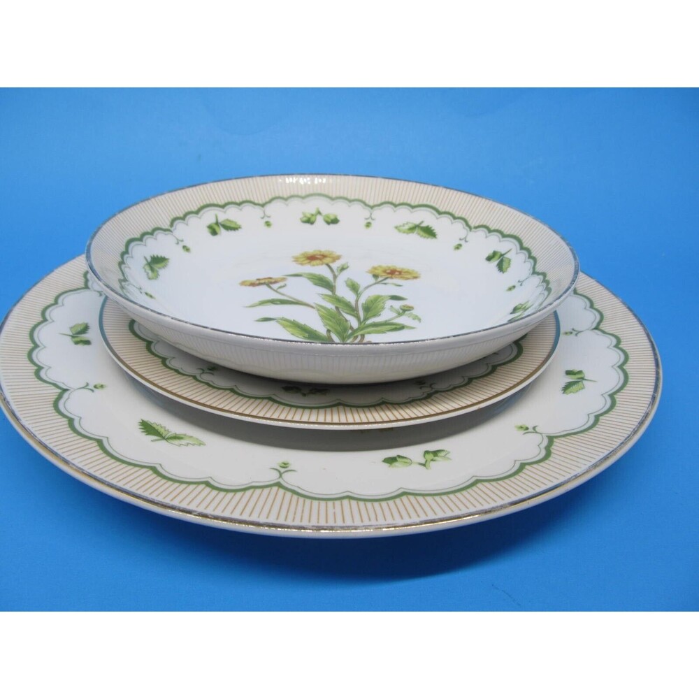 Georges Briard Corn Marigold Dinner Plate Salad Plate Pasta Salad Bowl Used